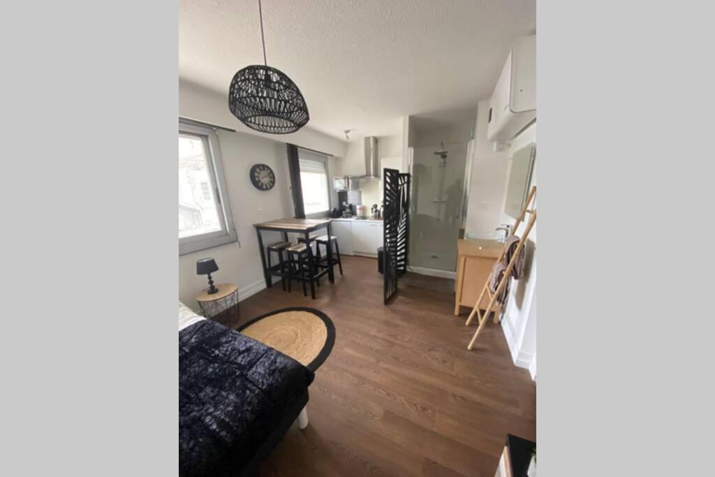 Le 13 Du Temple - Plein Coeur Centre Ville, Residence Privee, 5Mn Gare Sncf, Wifi Et Netflix Νιόρ Εξωτερικό φωτογραφία